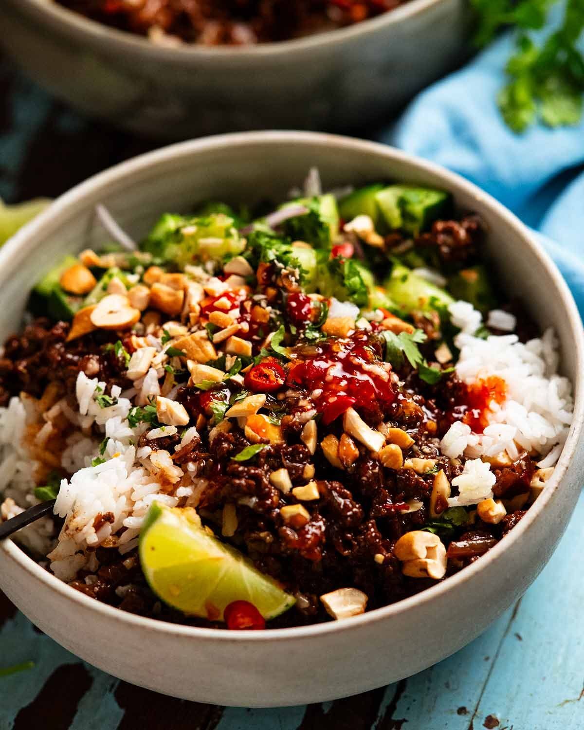 Cơm bò sốt ớt ngọt kiểu Thái