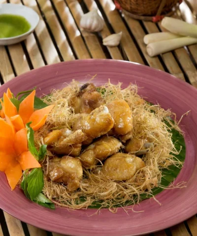 Gà Ủ Rơm