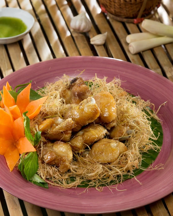 Gà Ủ Rơm